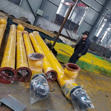 <b>管式螺旋輸送機</b>